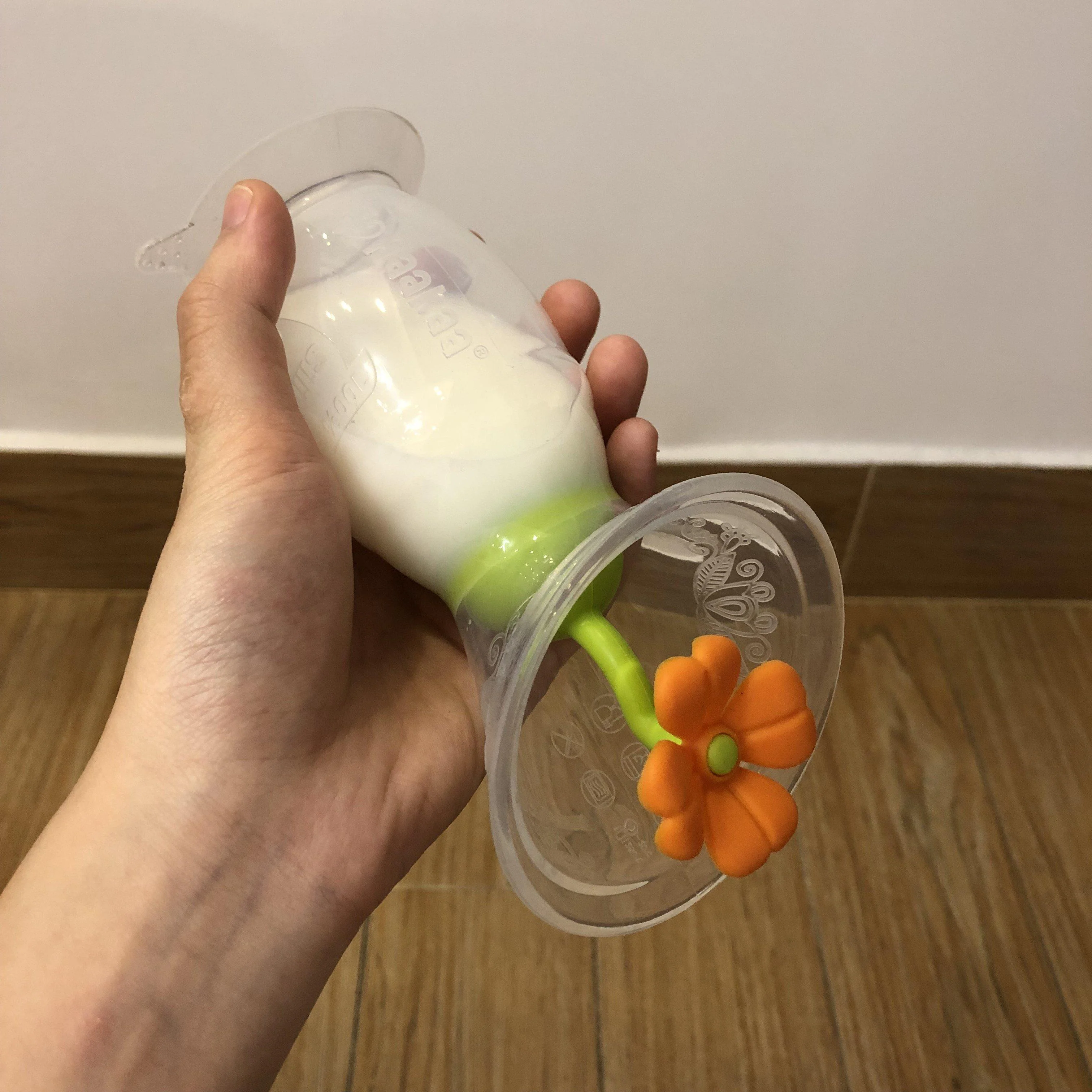 Generation 2 Breast Pump & Flower Stopper Gift Box - Image 3